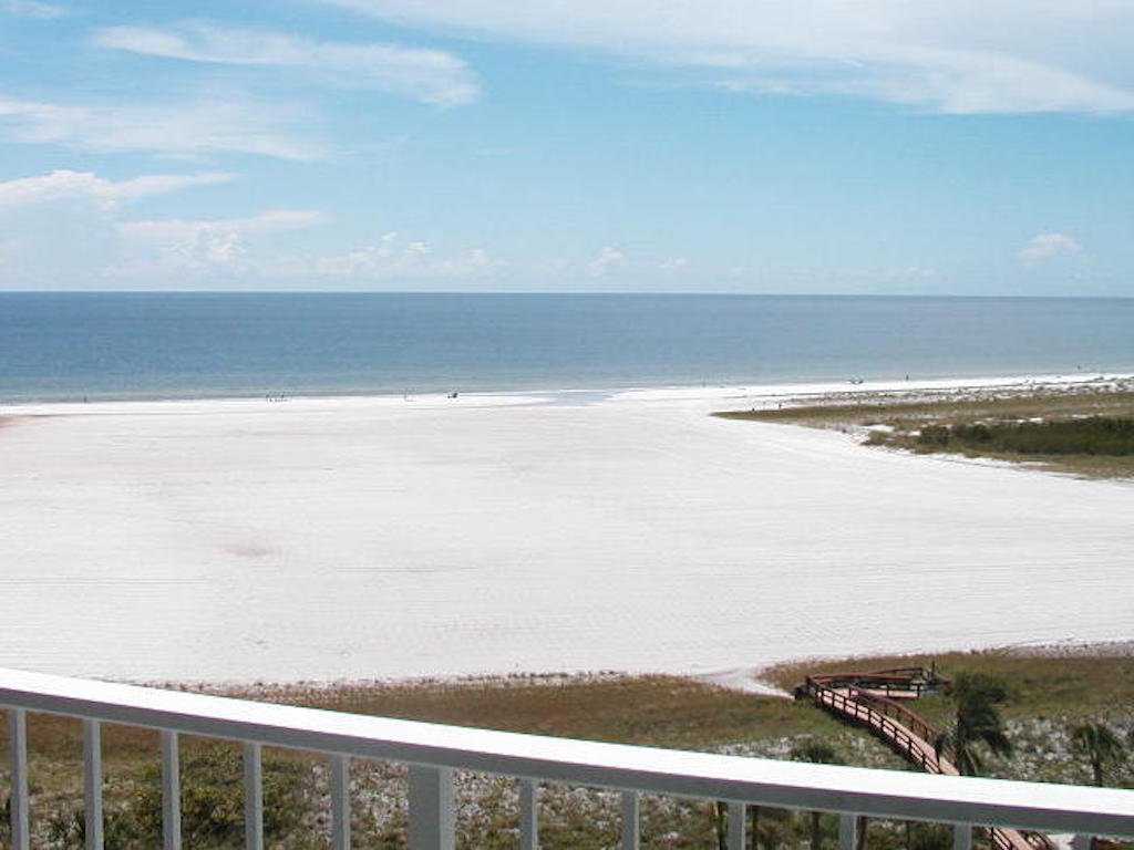 Beachfront Rentals - South Seas Towers - Marco Island Florida
